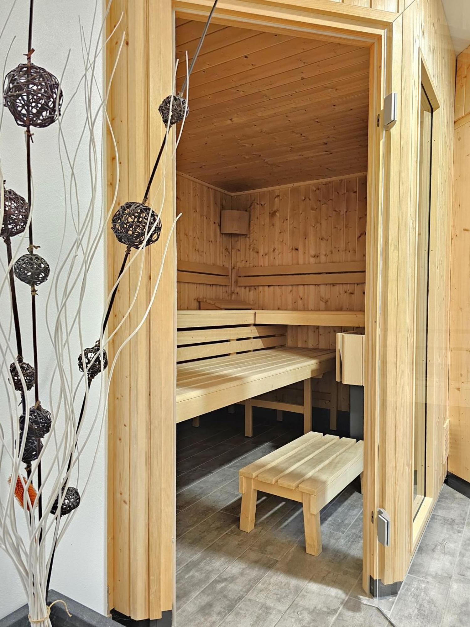 Hotel Cafe Fuggerhof Oberstdorf Exterior photo