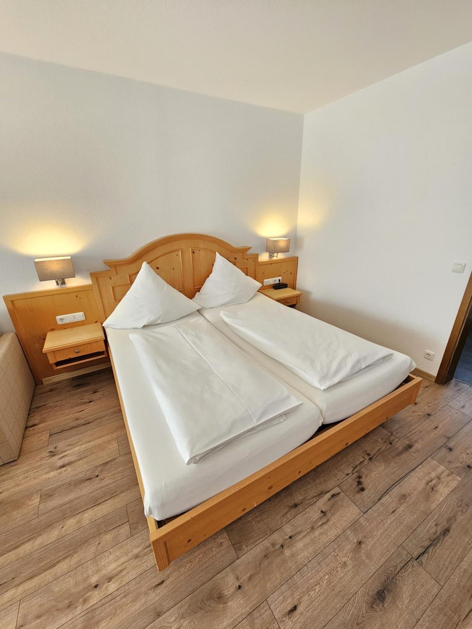 Hotel Cafe Fuggerhof Oberstdorf Exterior photo